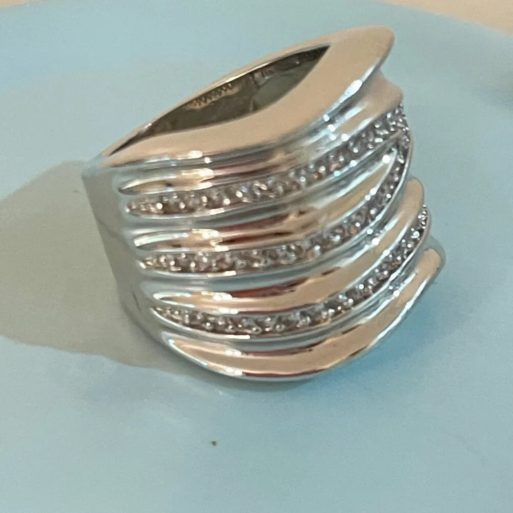 Lia Sophia Ring Revved Up Wide Wavy Silver Crystals Statement Glam Bling Size 7
